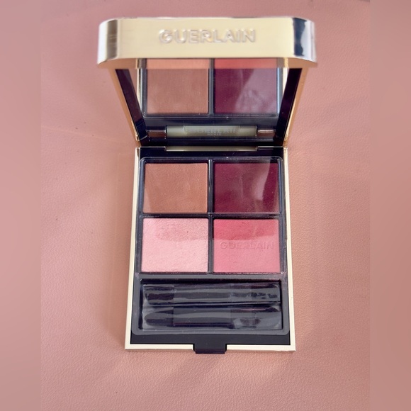 GUERLAIN Ombres G Eyeshadow Quad - 530 Majestic Rose - Picture 14 of 15